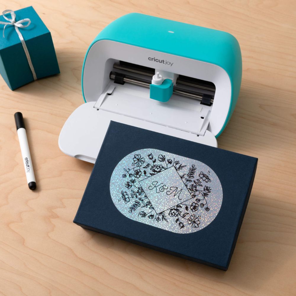 Cricut - Joy - 4 Feuilles de Vinyle Permanent Inscriptible - Argent Holographique - 14 x 33 cm