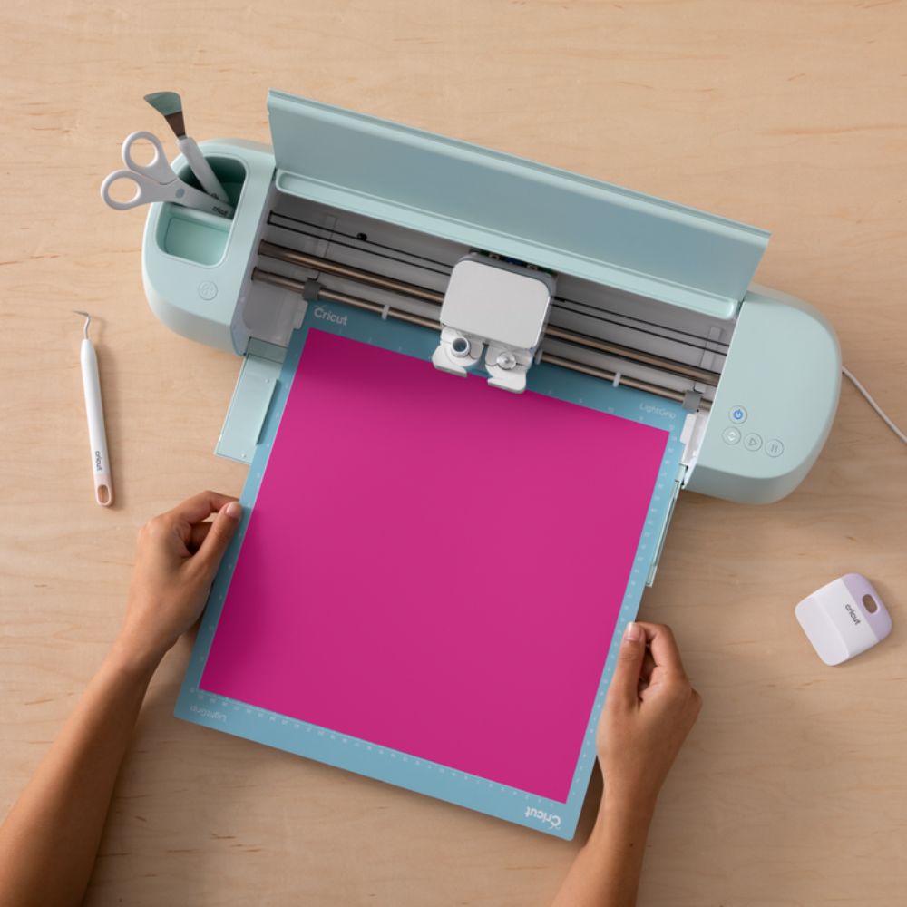 maker 3 avec le vinyle thermoactif sur le tapis de la maker 